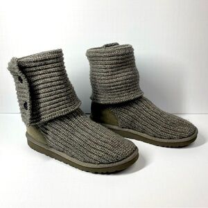 UGG Women's Classic Cardy Winter Boots Size 6 Gray